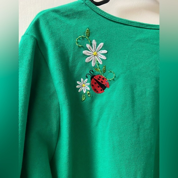 Quacker Factory Sz L Embroidered Beaded Ladybug Pullover Top Shirt Green QVC - Picture 7 of 10